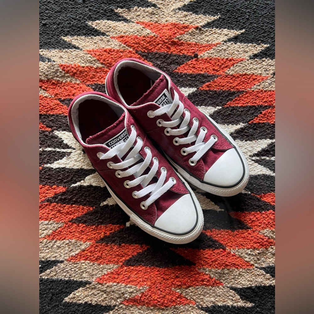 Converse All-Star Low-Tops, maroon and white, BRAND NEW